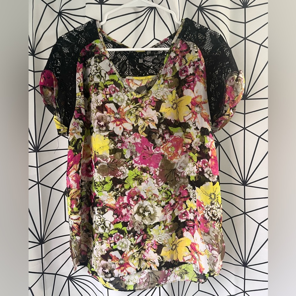Kut from the Kloth Pink and Yellow Short Sleeve Blouse